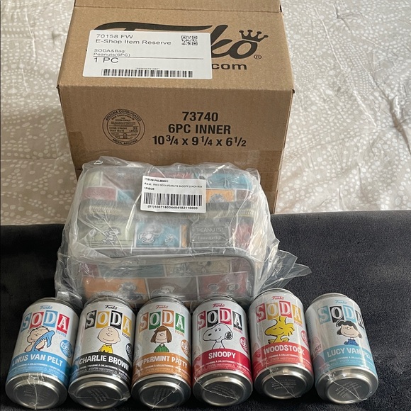 Funko Soda Peanuts Soda Can Collection with Loungefly cooler 6 figure set IOB - Picture 1 of 16